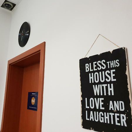 Quiet Courtyard Apartment Прага Екстер'єр фото